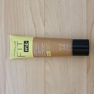 Maybelline Fit Me Tinted Moisturizer, Natural Coverage, 330, 1 fl oz